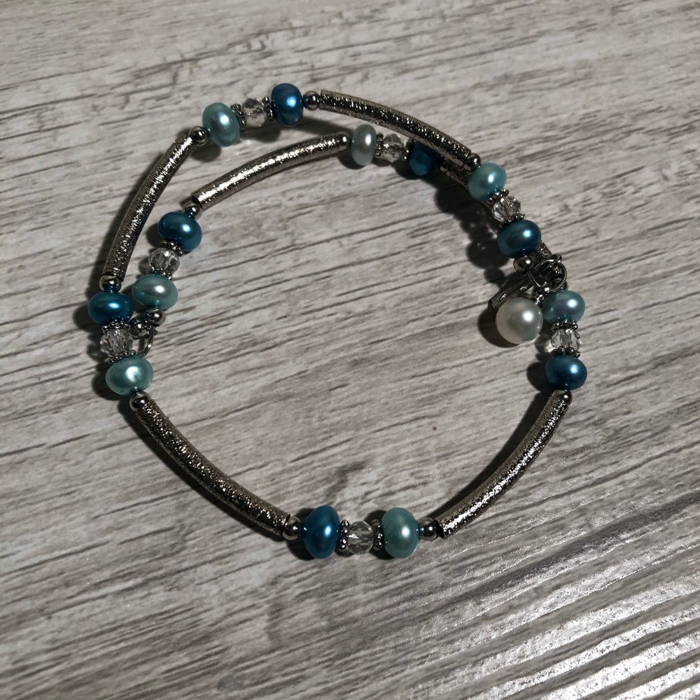 Vantel Pearls Wrap Bracelet